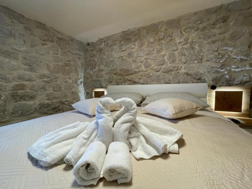 Patakun Holiday Home For 5, With Heated Pool Lecevica Exterior foto