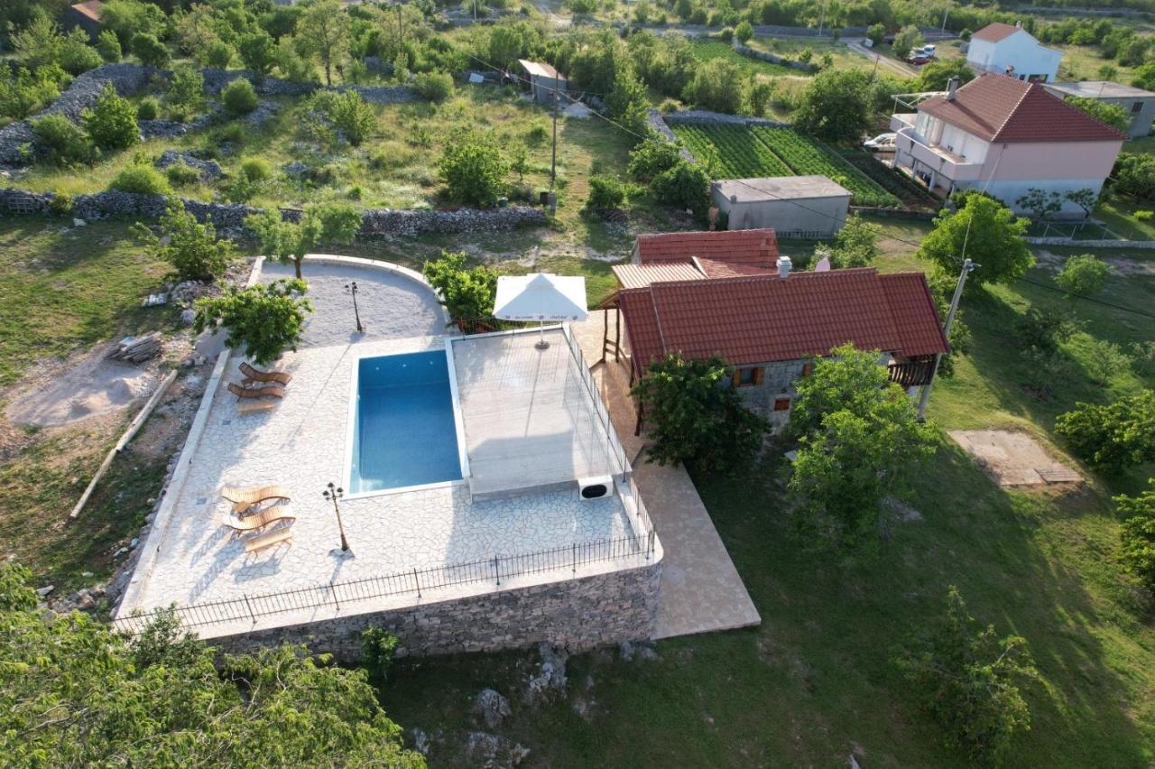 Patakun Holiday Home For 5, With Heated Pool Lecevica Exterior foto