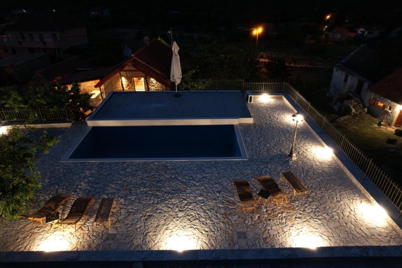 Patakun Holiday Home For 5, With Heated Pool Lecevica Exterior foto