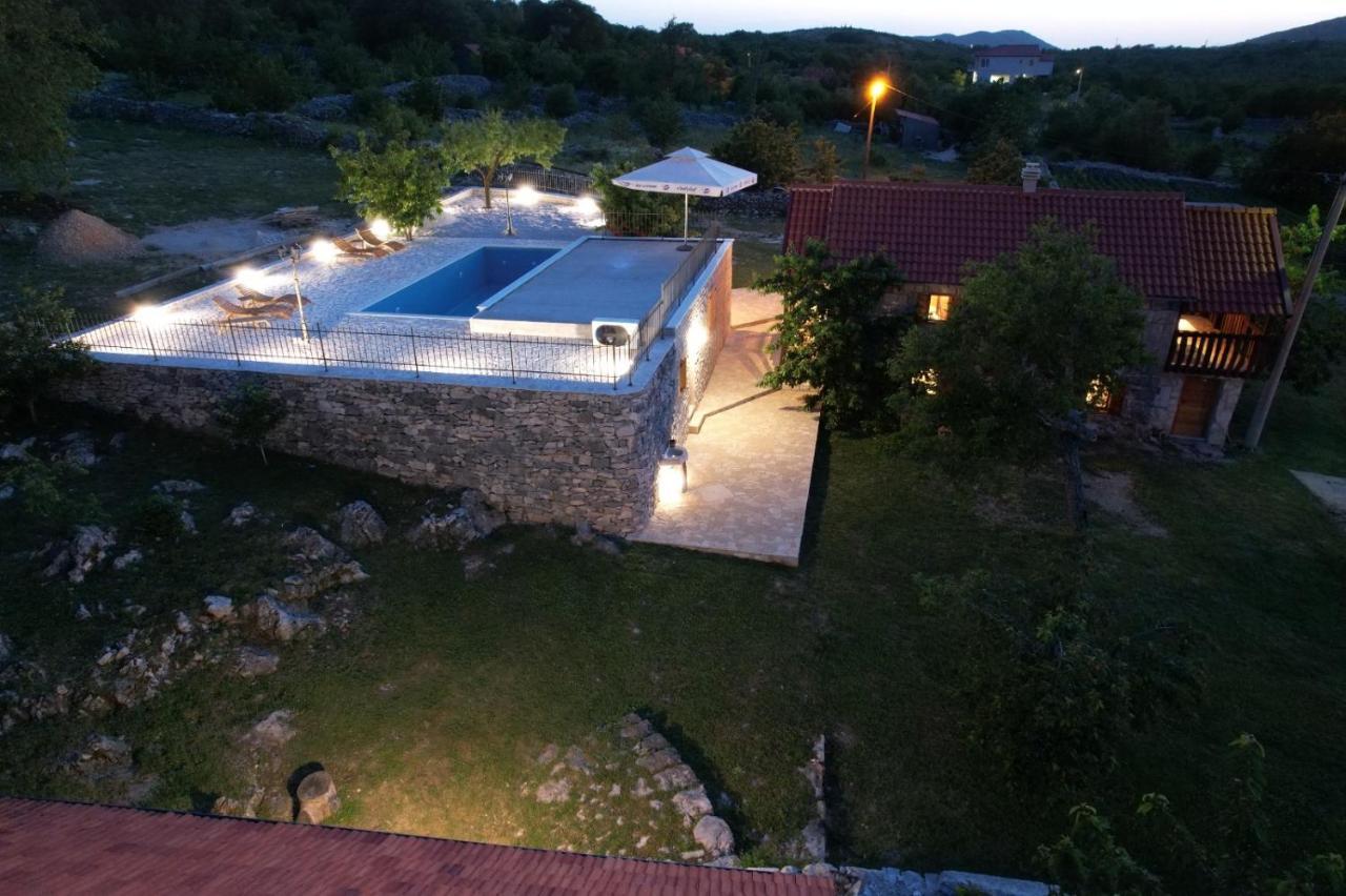 Patakun Holiday Home For 5, With Heated Pool Lecevica Exterior foto