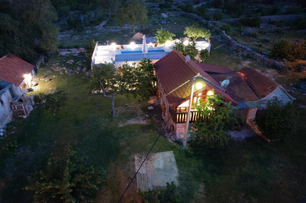Patakun Holiday Home For 5, With Heated Pool Lecevica Exterior foto