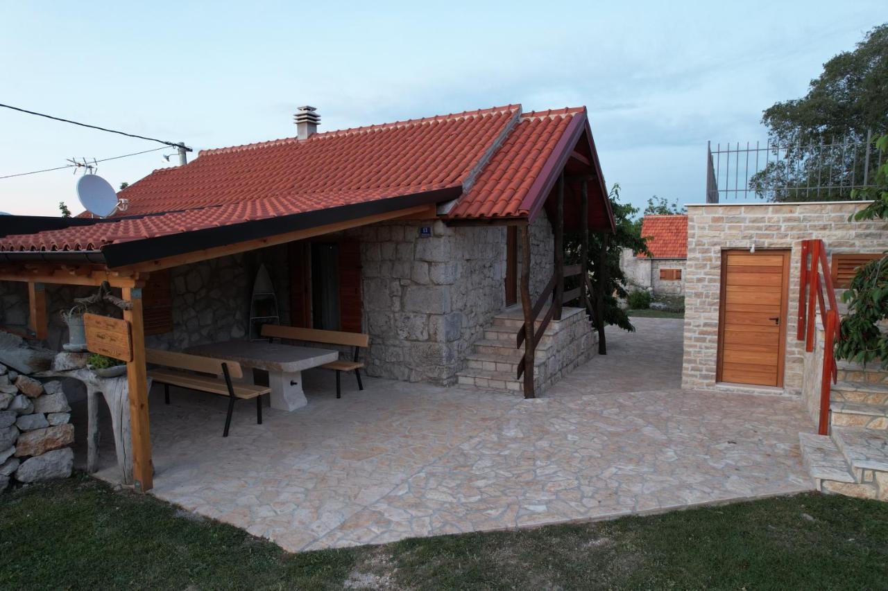 Patakun Holiday Home For 5, With Heated Pool Lecevica Exterior foto