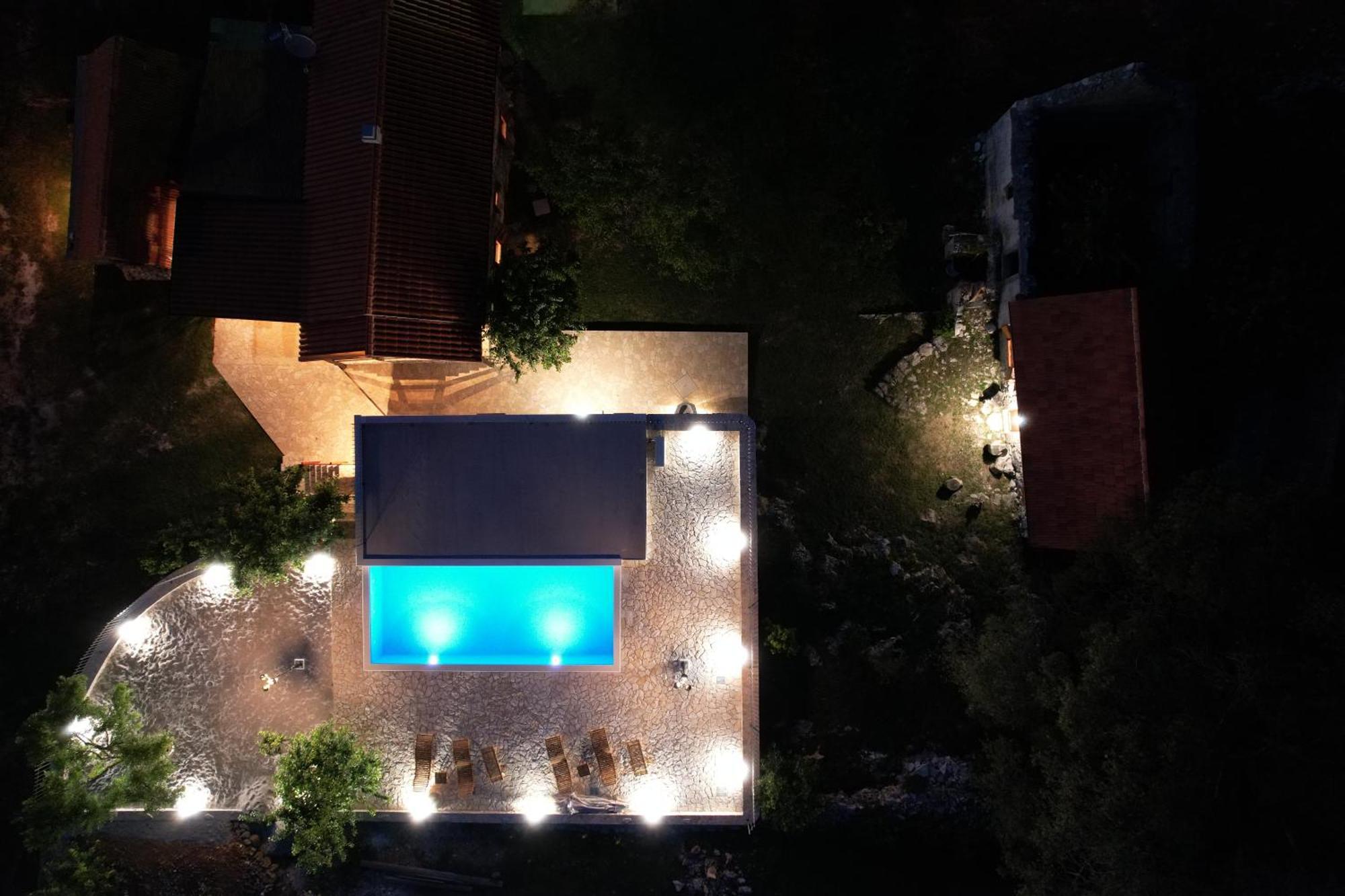 Patakun Holiday Home For 5, With Heated Pool Lecevica Exterior foto