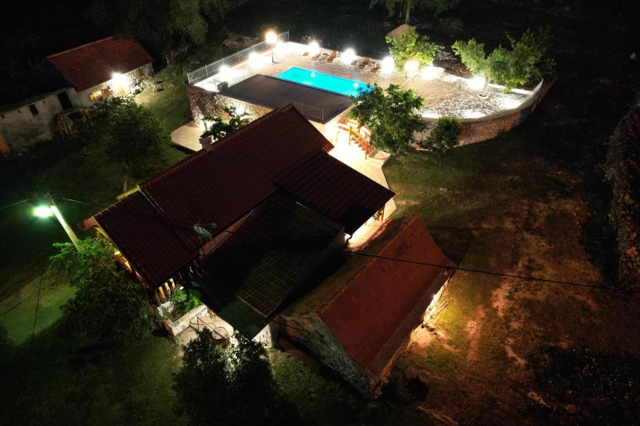 Patakun Holiday Home For 5, With Heated Pool Lecevica Exterior foto