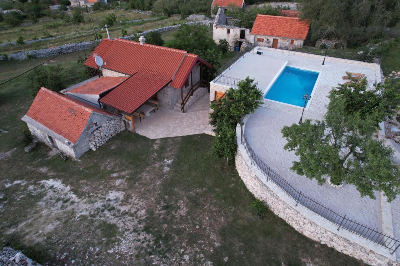 Patakun Holiday Home For 5, With Heated Pool Lecevica Exterior foto