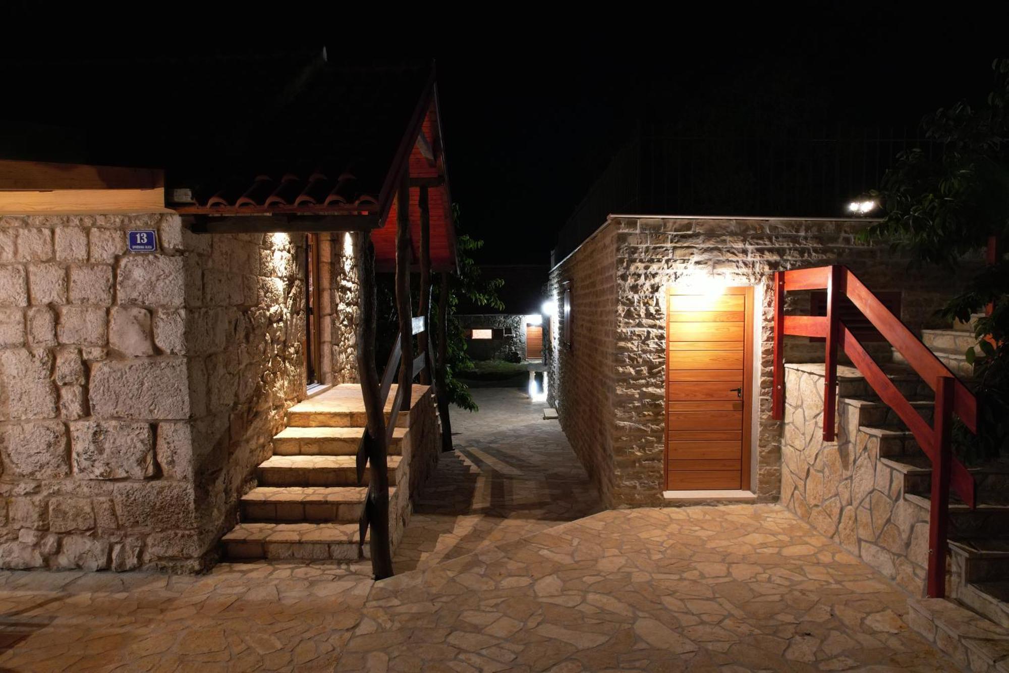 Patakun Holiday Home For 5, With Heated Pool Lecevica Exterior foto